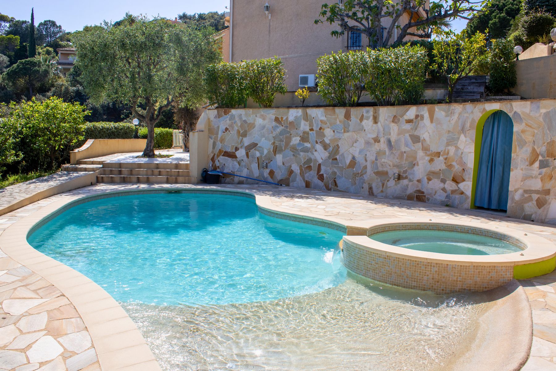 Vakantiehuis huren aan de Côte d'Azur | groepen tot 14 personen | privé zwembad